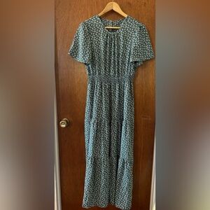 lightweight floral maxi dress with shirred waist, L